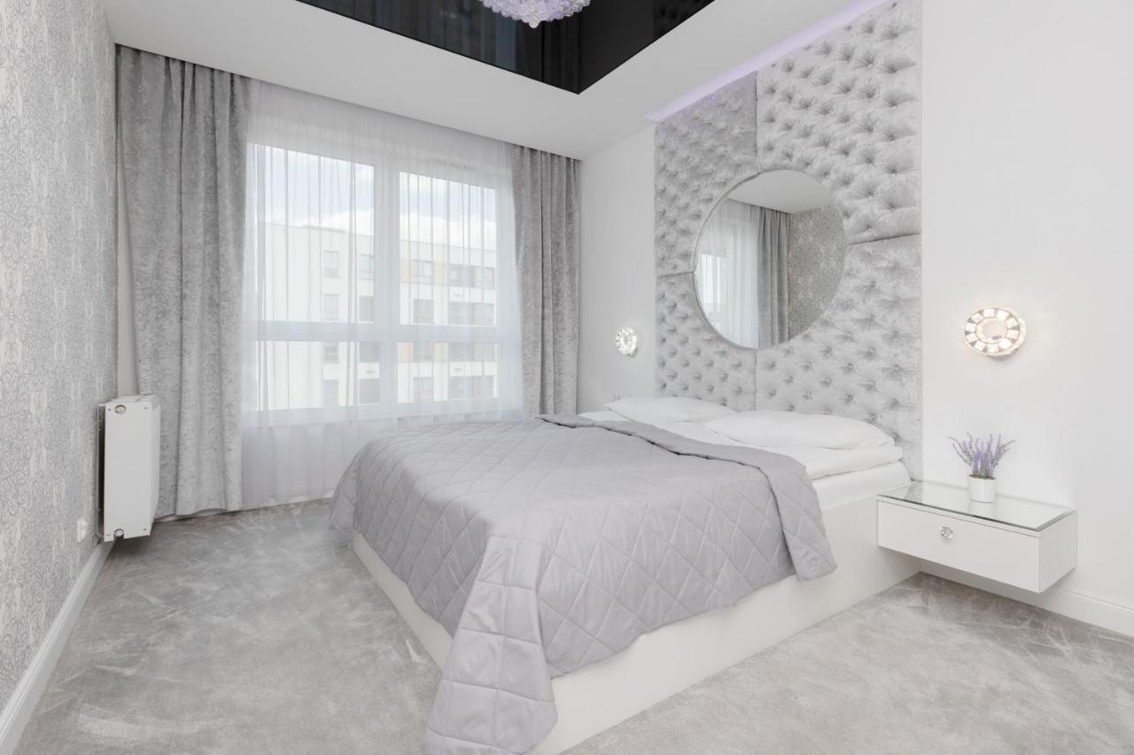 Elegant Apartments With Balcony & Parking Warsaw By Noclegi Renters Ngoại thất bức ảnh