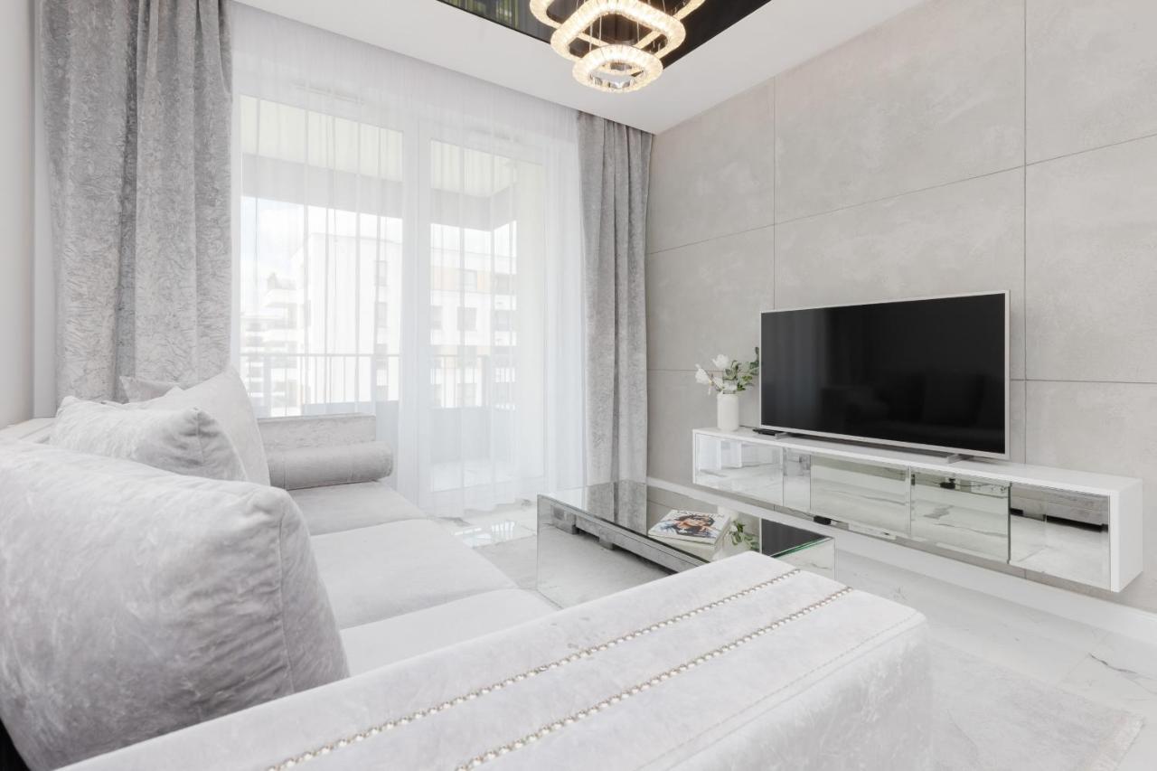 Elegant Apartments With Balcony & Parking Warsaw By Noclegi Renters Ngoại thất bức ảnh